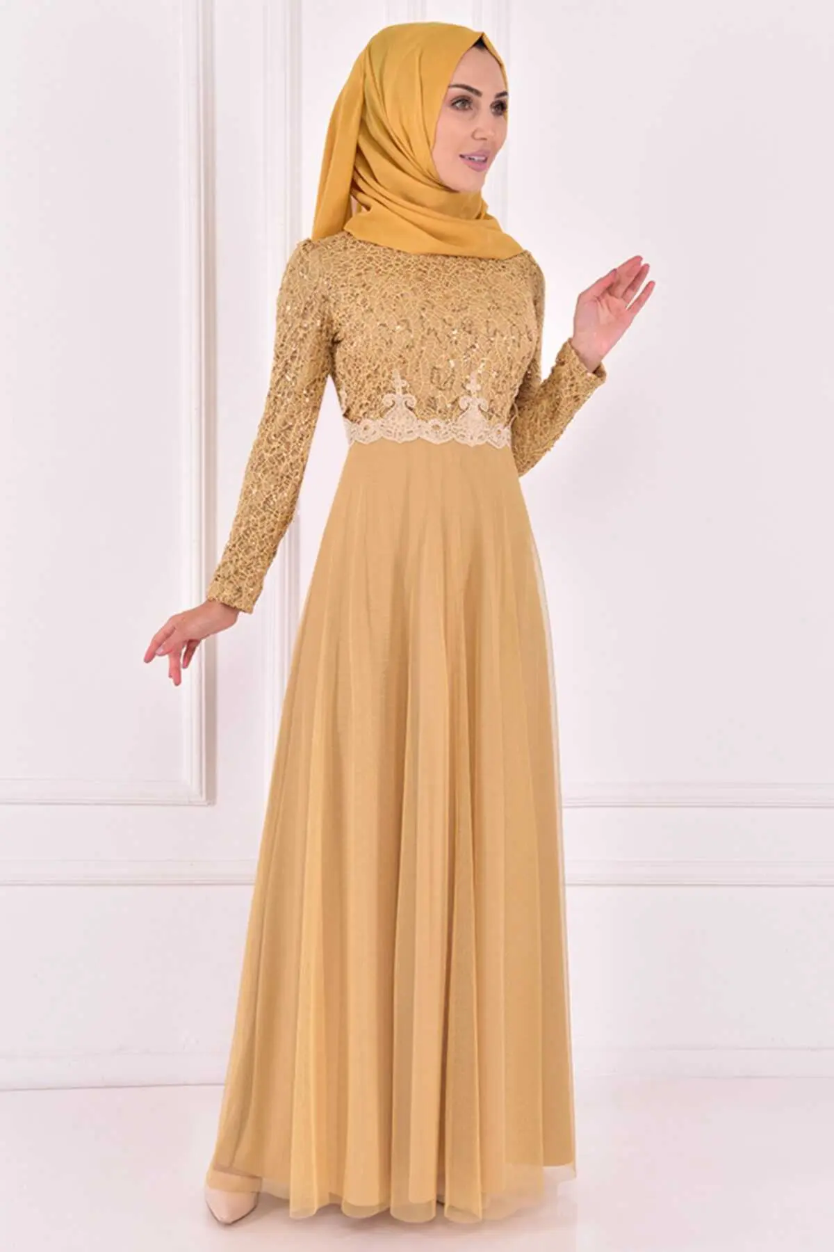 لباس مجلسی بلند زنانه توری پولک دار طلایی برند ModaMerve