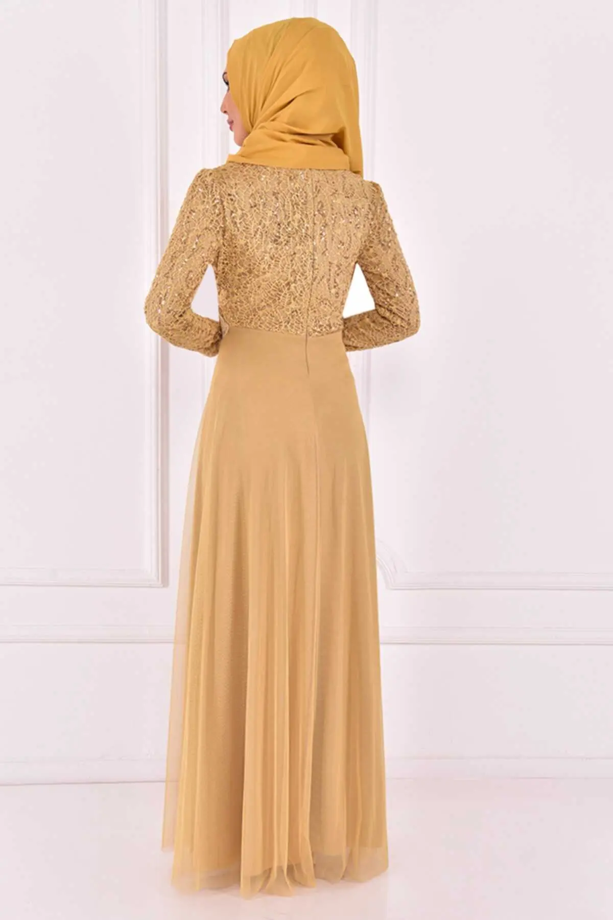 لباس مجلسی بلند زنانه توری پولک دار طلایی برند ModaMerve