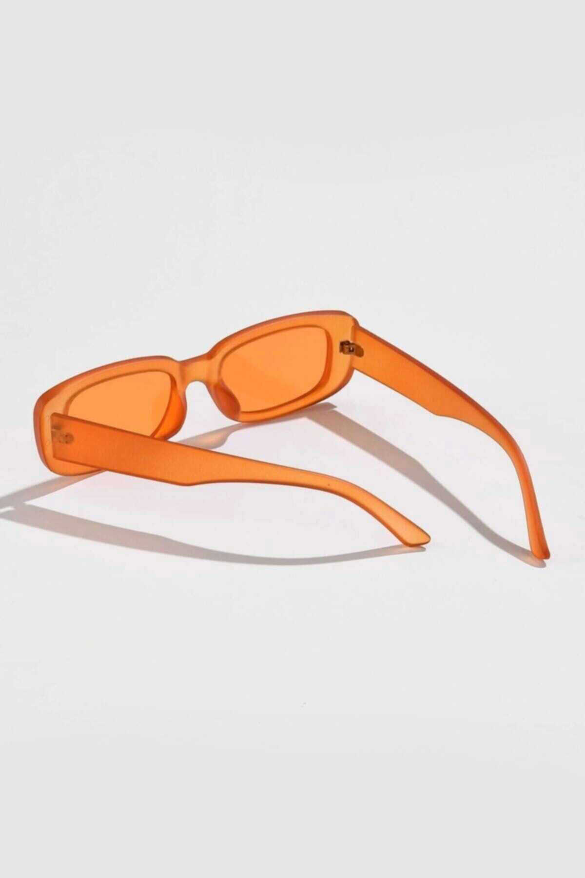 عینک آفتابی زنانه فریم ضخیم نارنجی برند Mathilda Aksesuar 