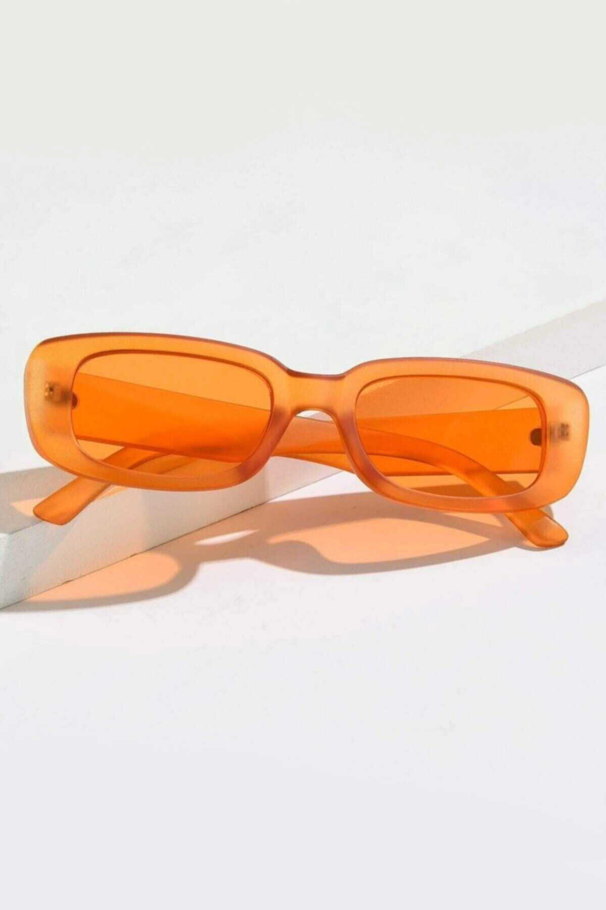 عینک آفتابی زنانه فریم ضخیم نارنجی برند Mathilda Aksesuar 