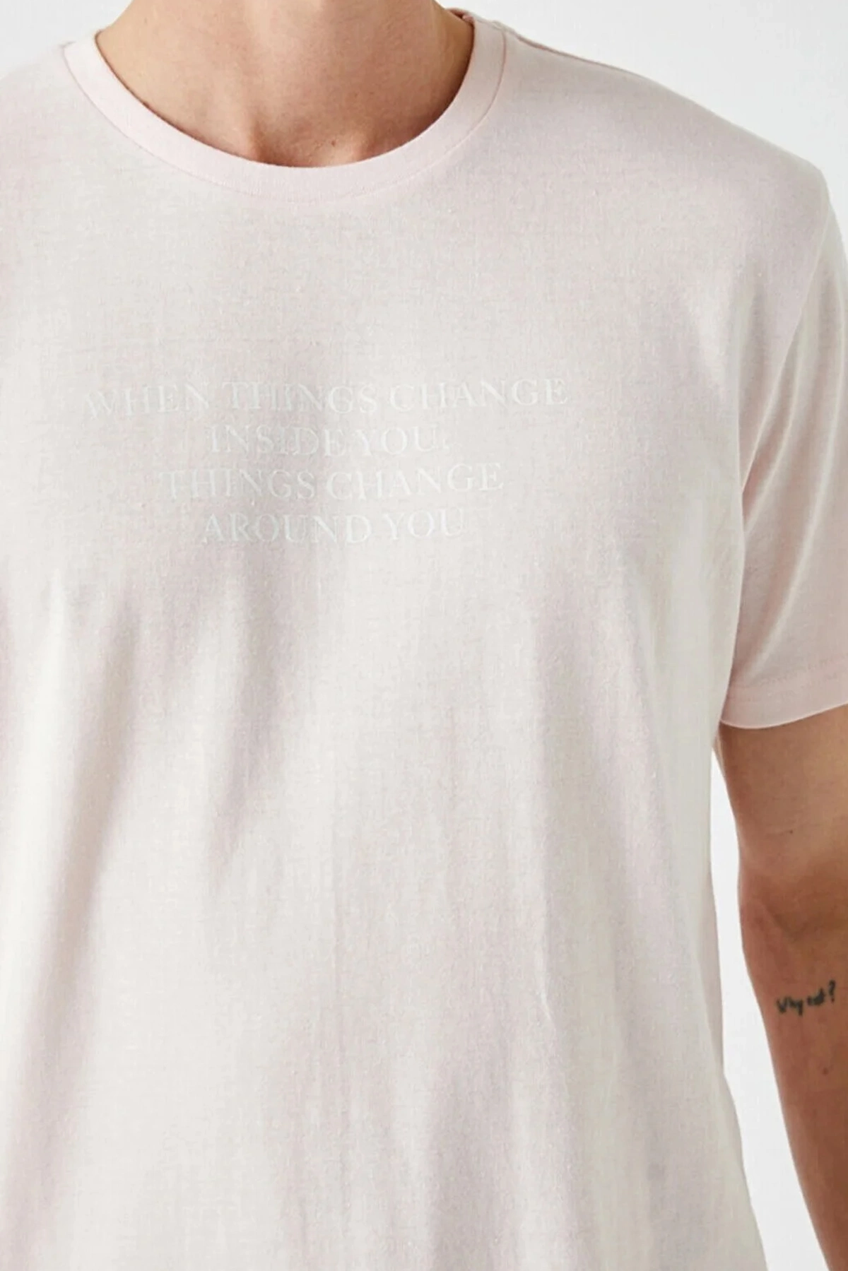 تیشرت یقه گرد چاپ دار مردانه صورتی روشن برند Koton