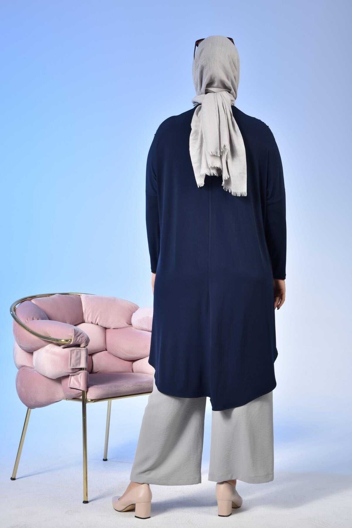 تونیک سایز بزرگ یقه گرد طرح دار آستین بلند زنانه سرمه ای برند Ferace