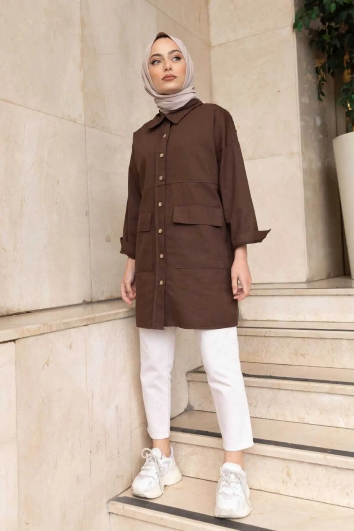 پیراهن زنانه یقه کلاسیک دکمه ای جیب دار قهوه ای برند Caramel Butik
