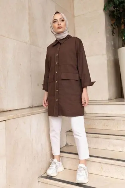 پیراهن زنانه یقه کلاسیک دکمه ای جیب دار قهوه ای برند Caramel Butik