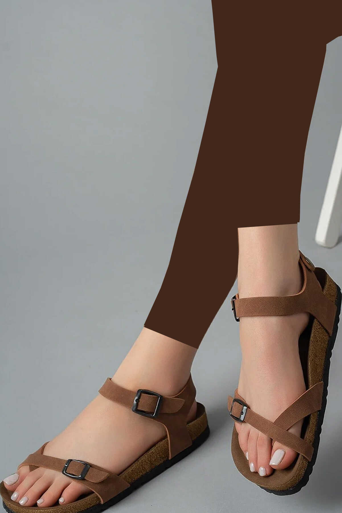 صندل انگشتی سگک دار زنانه قهوه ای برند meyranın ayakkabıları 