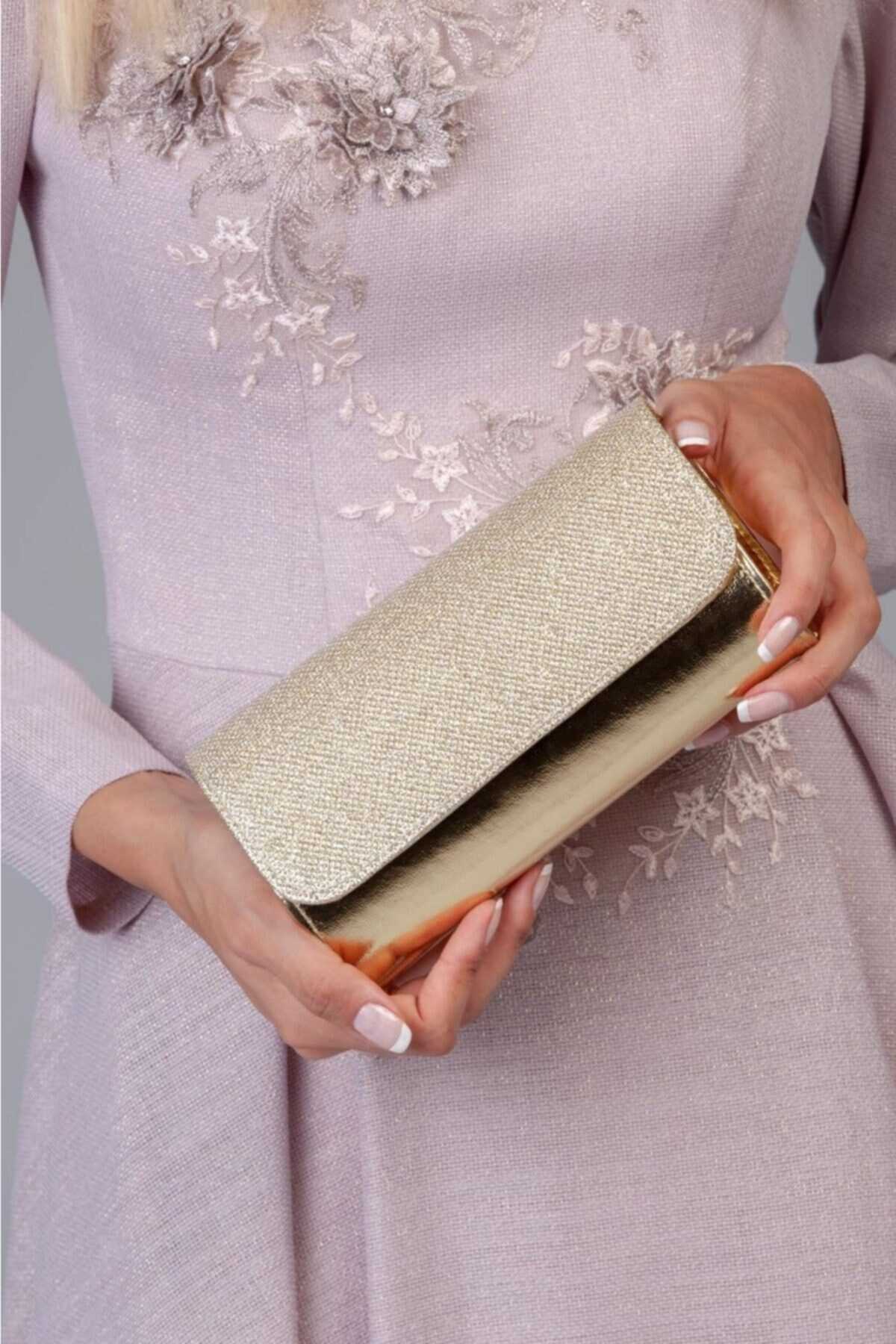 کیف مدل پاکتی زنجیر دار زنانه طلایی برند efnanstore  