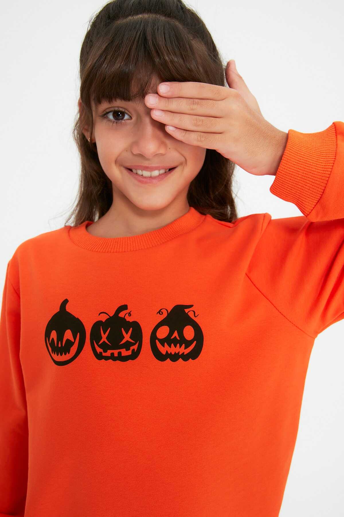 دورس بچه گانه یونیسکس یقه خدمه طرح هالووین نارنجی برند TRENDYOLKIDS 