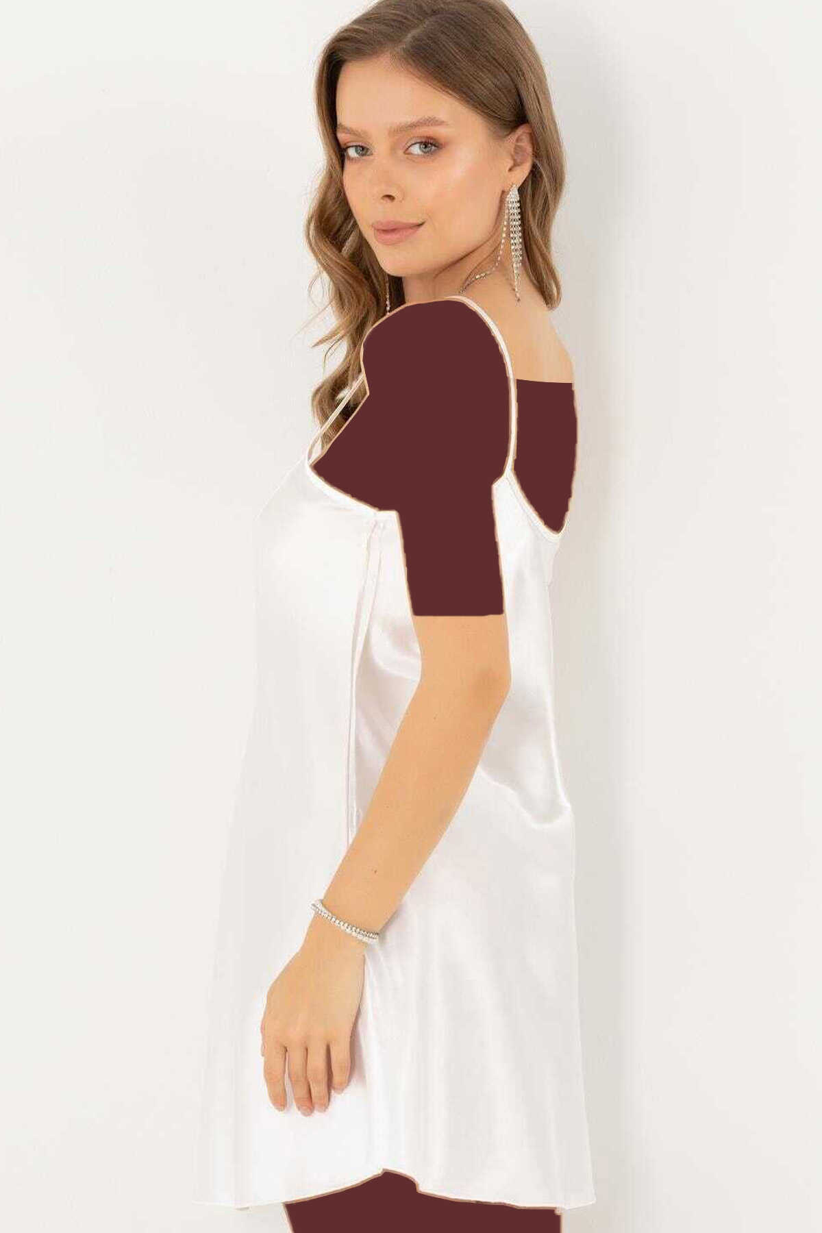 لباس خواب زنانه کوتاه گیپور دار بند نازک سفید برند Miorre 