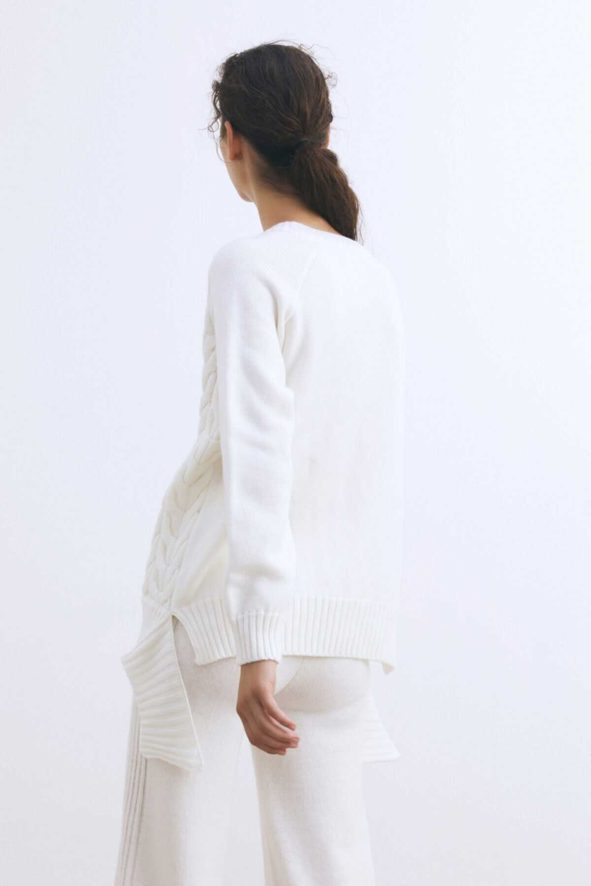 ژاکت بافت زنانه یقه 7 آستین بلند طرح دار سفید برند W Collection