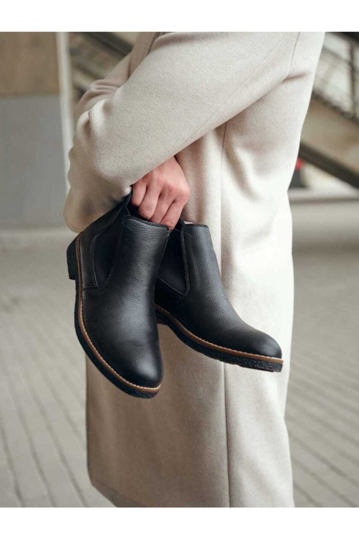 نیم بوت مردانه چرم کش دار مشکی برند Zegeshoes
