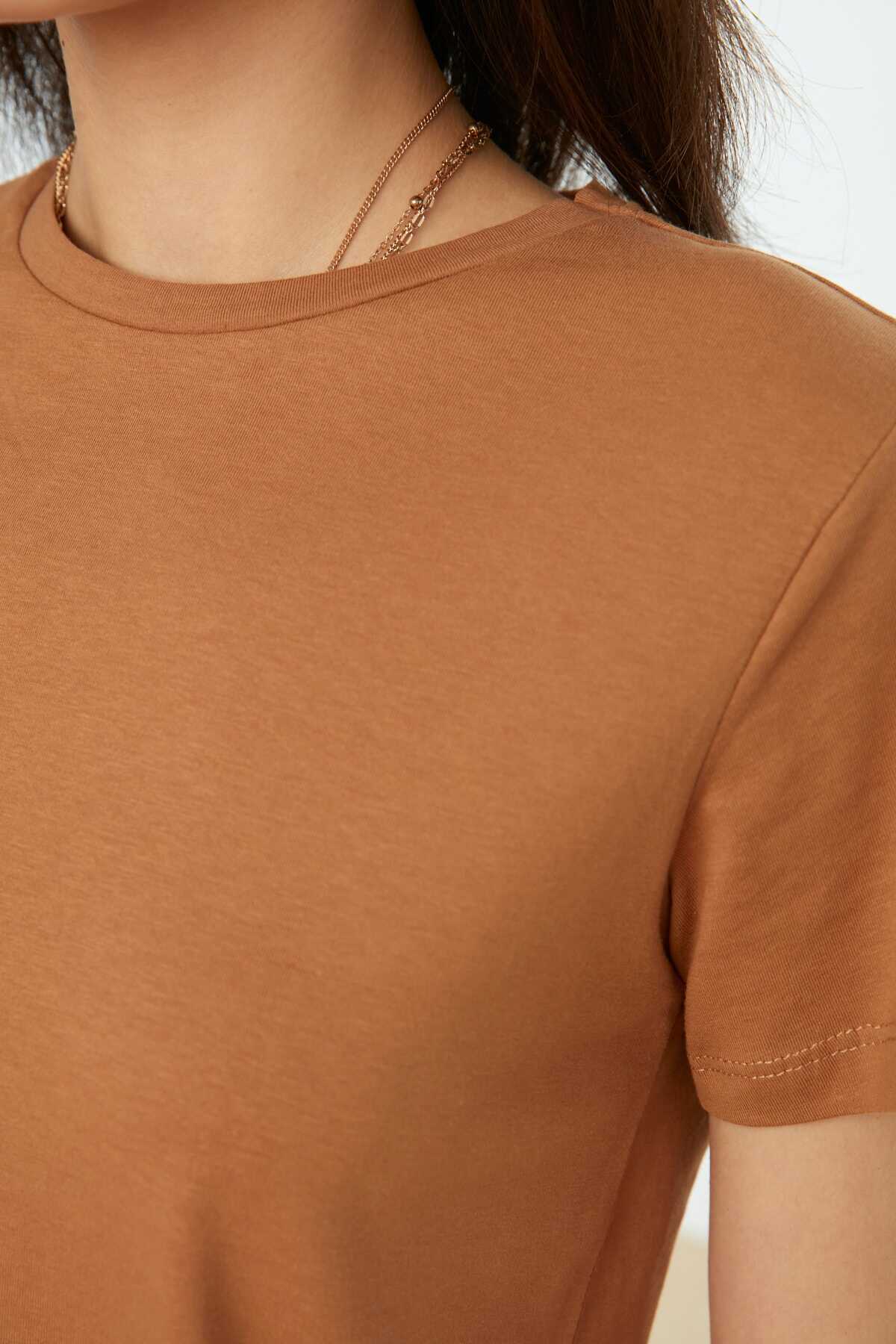 ست 2 عددی تیشرت یقه گرد زنانه سفید شتری برند TRENDYOLMİLLA