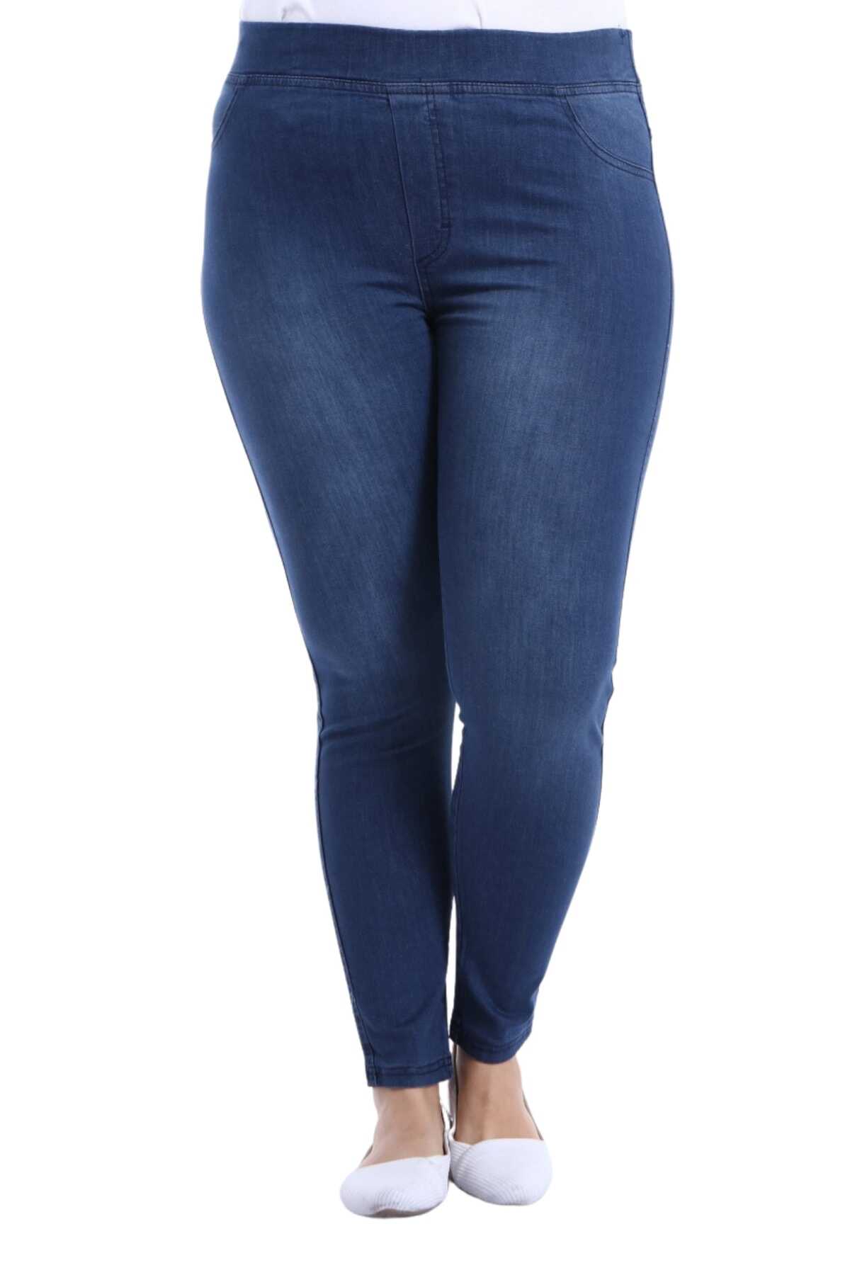شلوار جین لوله ای کمر کش سایز بزرگ زنانه آبی تیره برند AZEM 