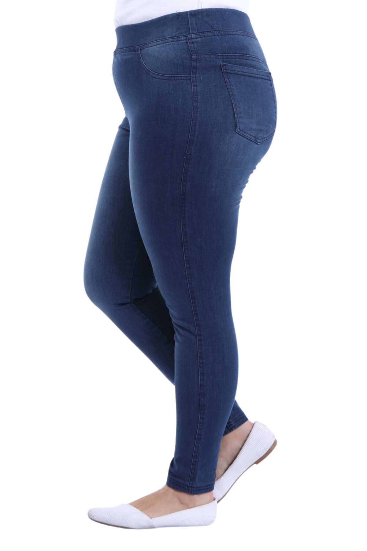 شلوار جین لوله ای کمر کش سایز بزرگ زنانه آبی تیره برند AZEM 