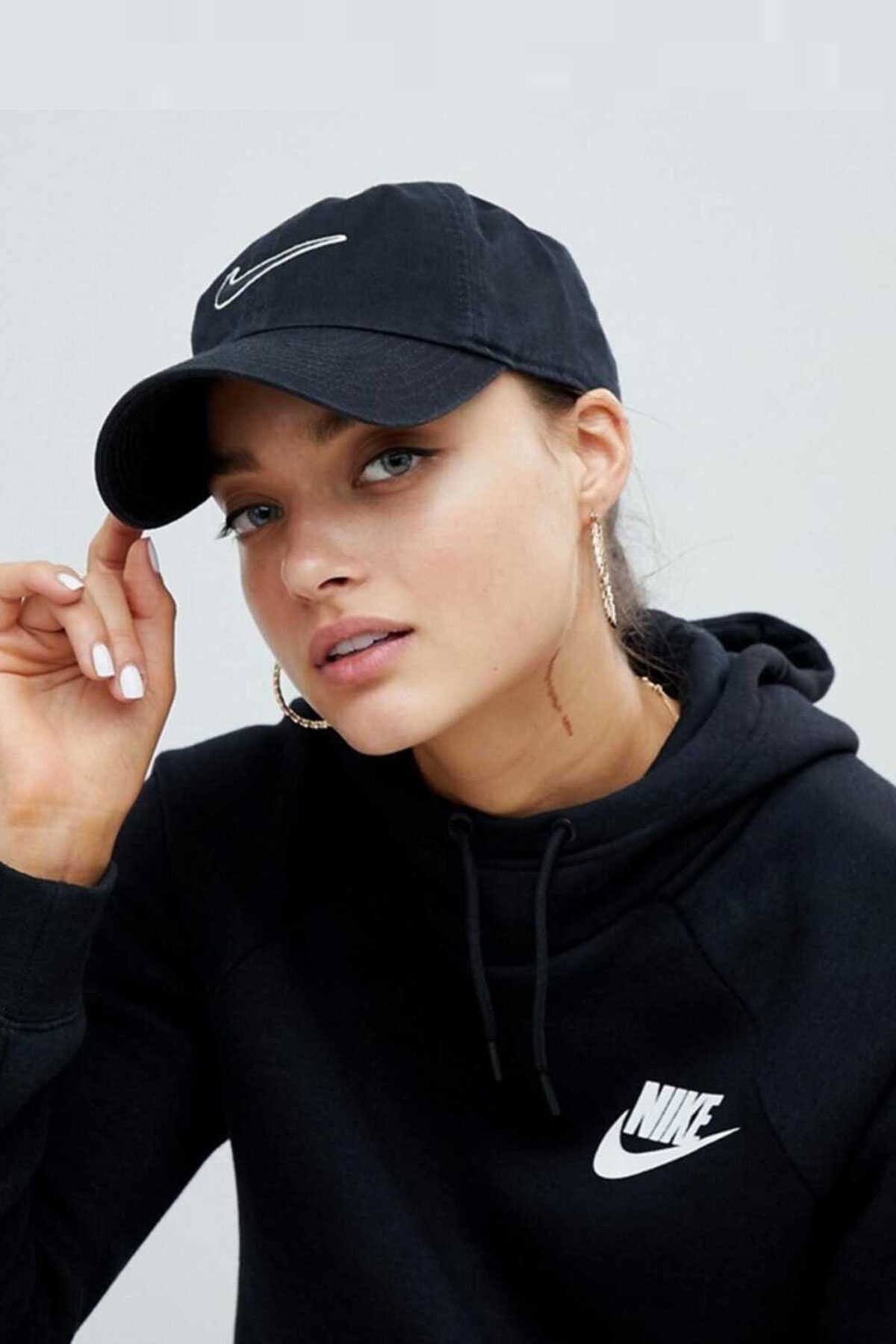 کلاه کپ ورزشی یونیسکس مشکی برند Nike 