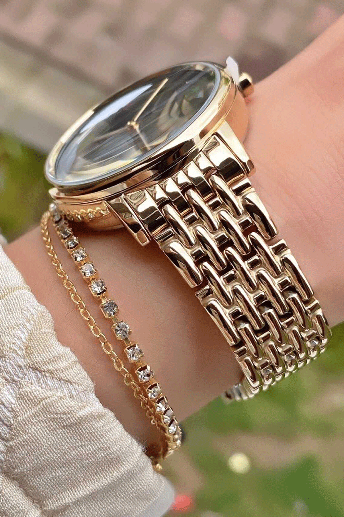 ست ساعت مچی دستبند زنانه طلایی برند Daniel Klein 