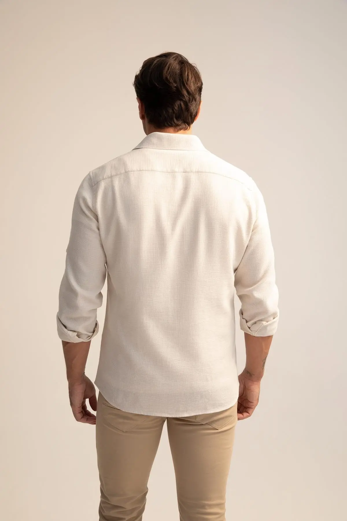 پیراهن آستین بلند یقه کلاسیک دو جیب مردانه استخوانی برند Defacto