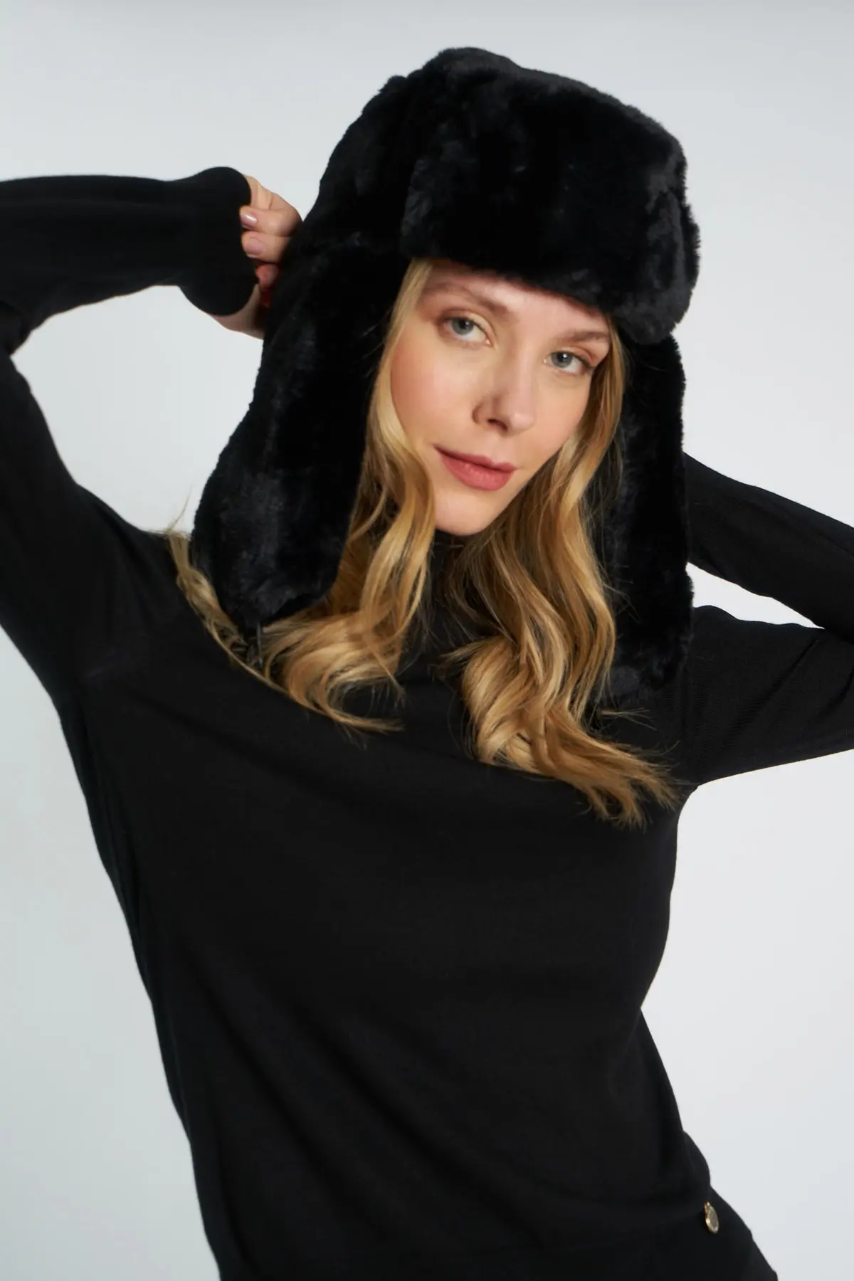 کلاه روسی مدل گوش دار زنانه مشکی برند Y-London