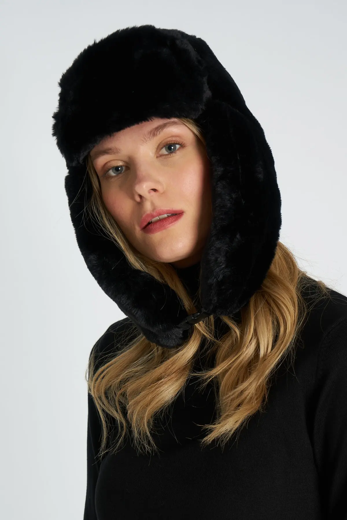 کلاه روسی مدل گوش دار زنانه مشکی برند Y-London