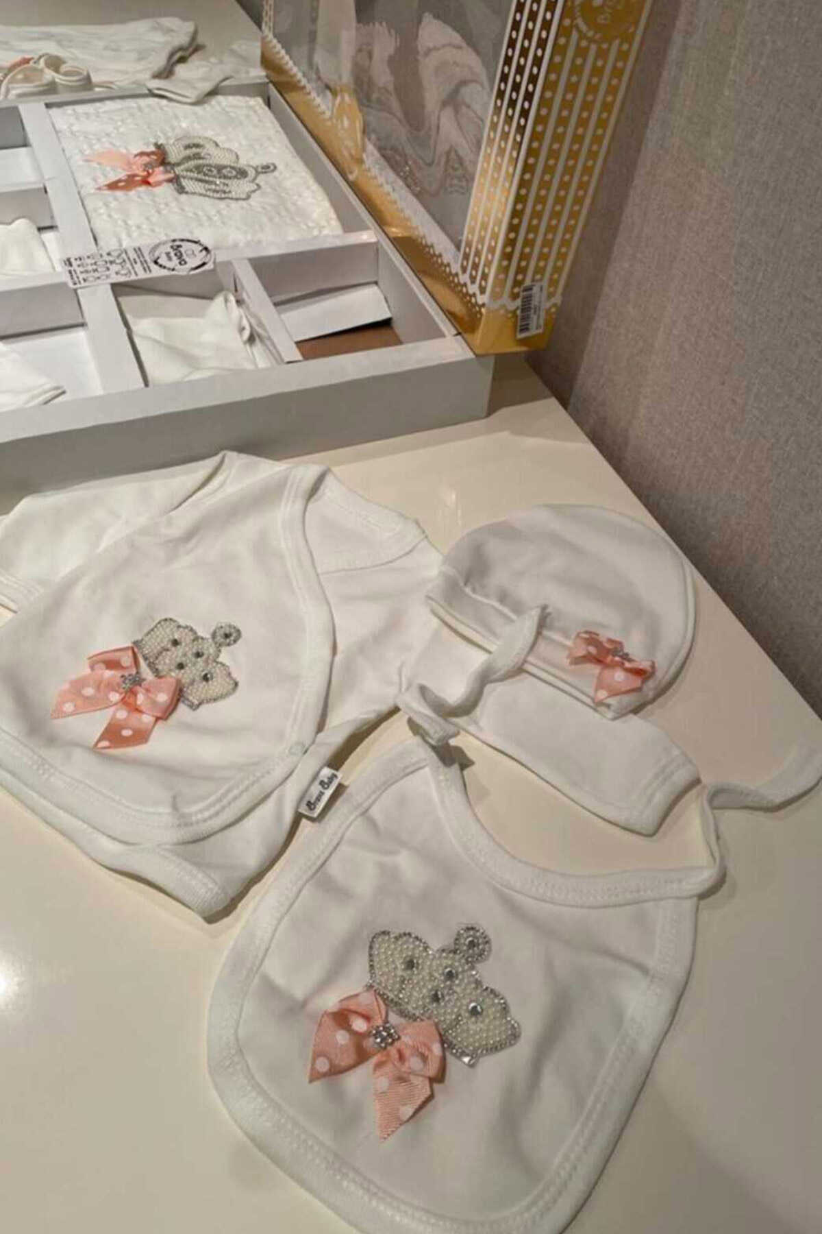 ست 10 عددی لباس خروجی بیمارستان نوزاد طرح دار سفید برند Donino Baby