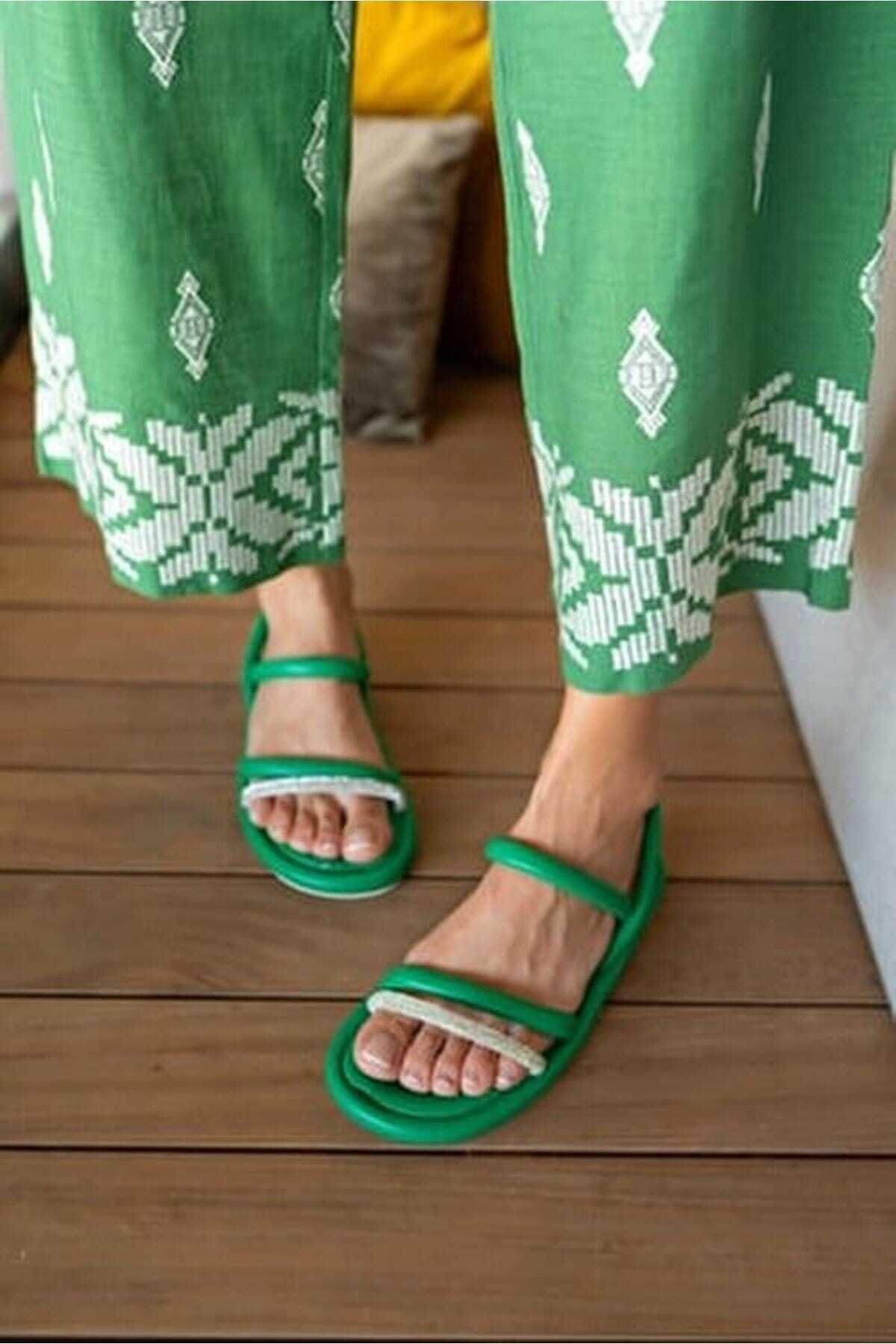 صندل بندی نگین دار زنانه سبز برند Shakrak 