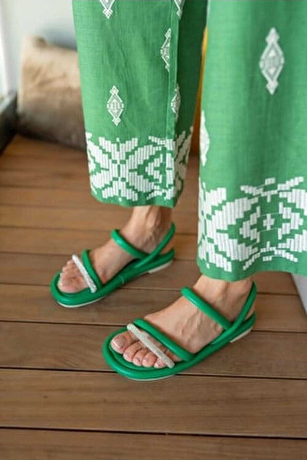 صندل بندی نگین دار زنانه سبز برند Shakrak 