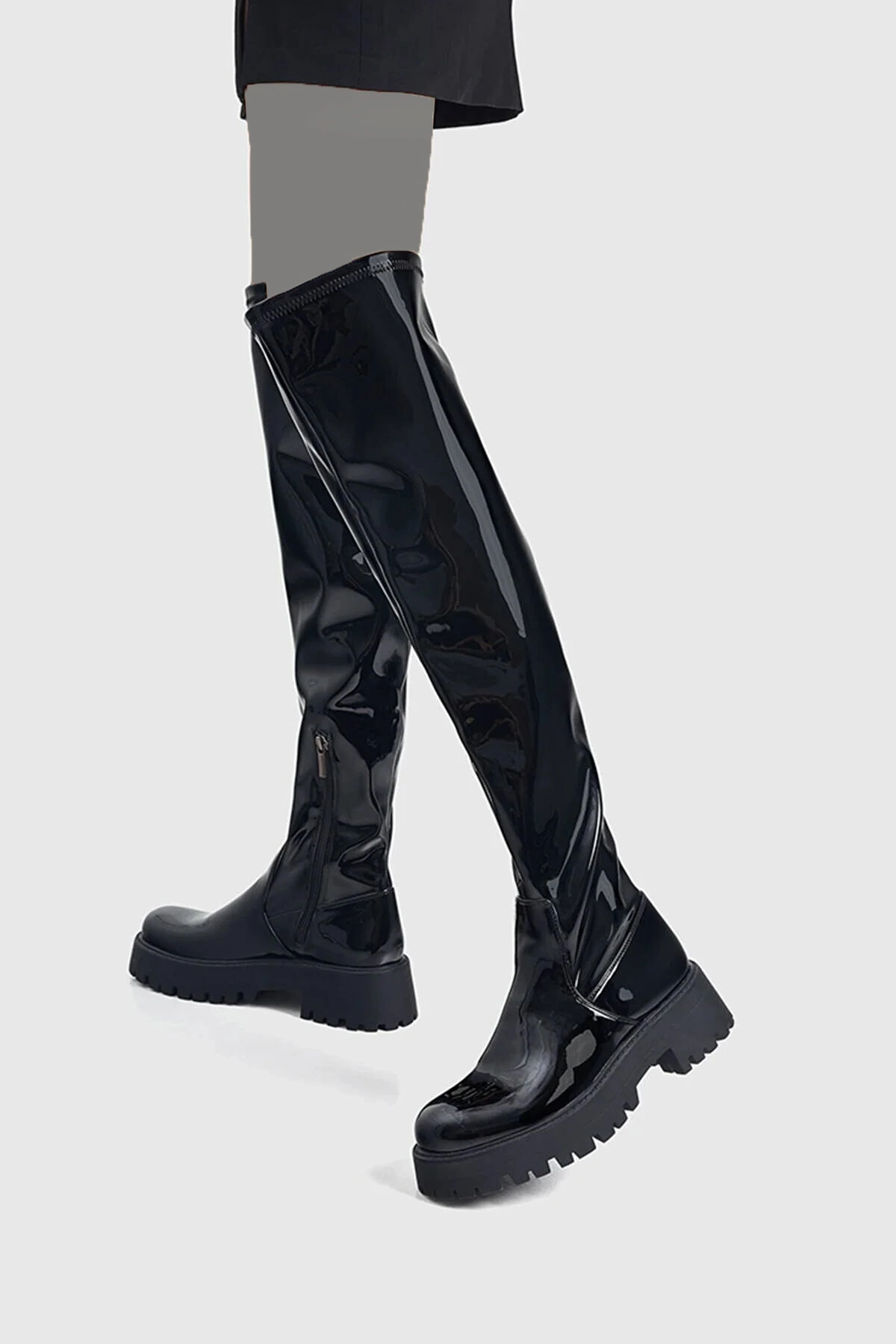 بوت ورنی آجدار زنانه مشکی برند Pull Bear 