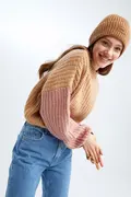 پلیور بافتنی کراپ زنانه بژ برند Defacto