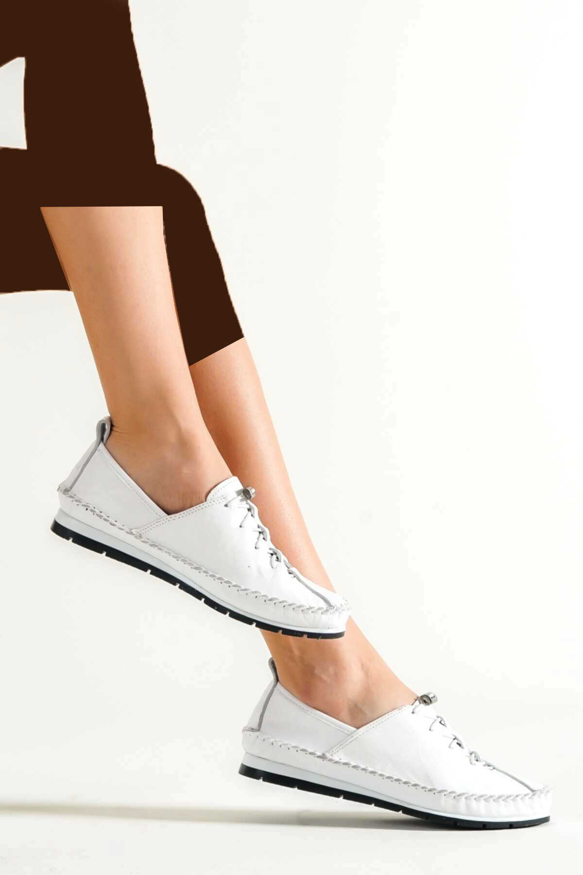 کفش راحتی چرم بند دار زنانه سفید برند Deripabuc 