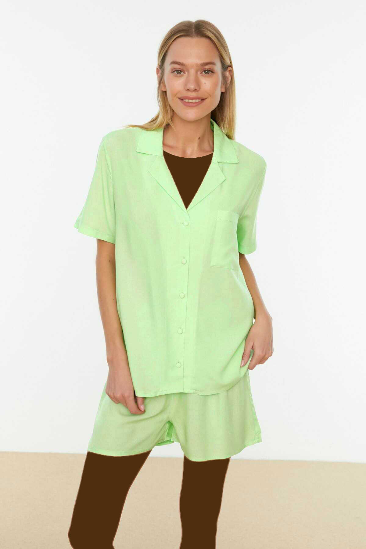 ست لباس خواب بلوز آستین کوتاه شلوارک زنانه سبز برند TRENDYOLMİLLA 