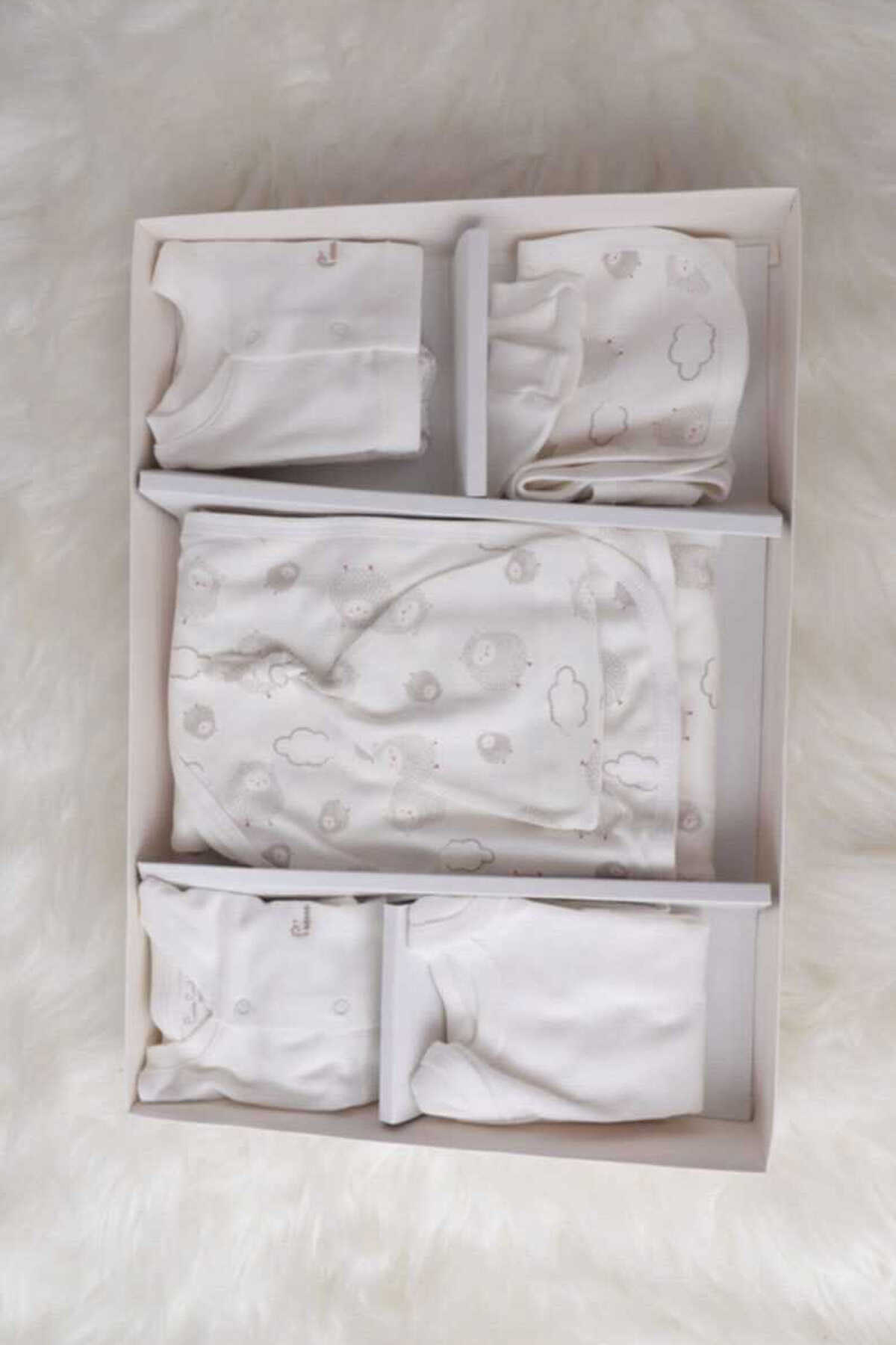 ست 10 تکه نوزاد طرح بره  یونیسکس سفید برند Pierre Cardin