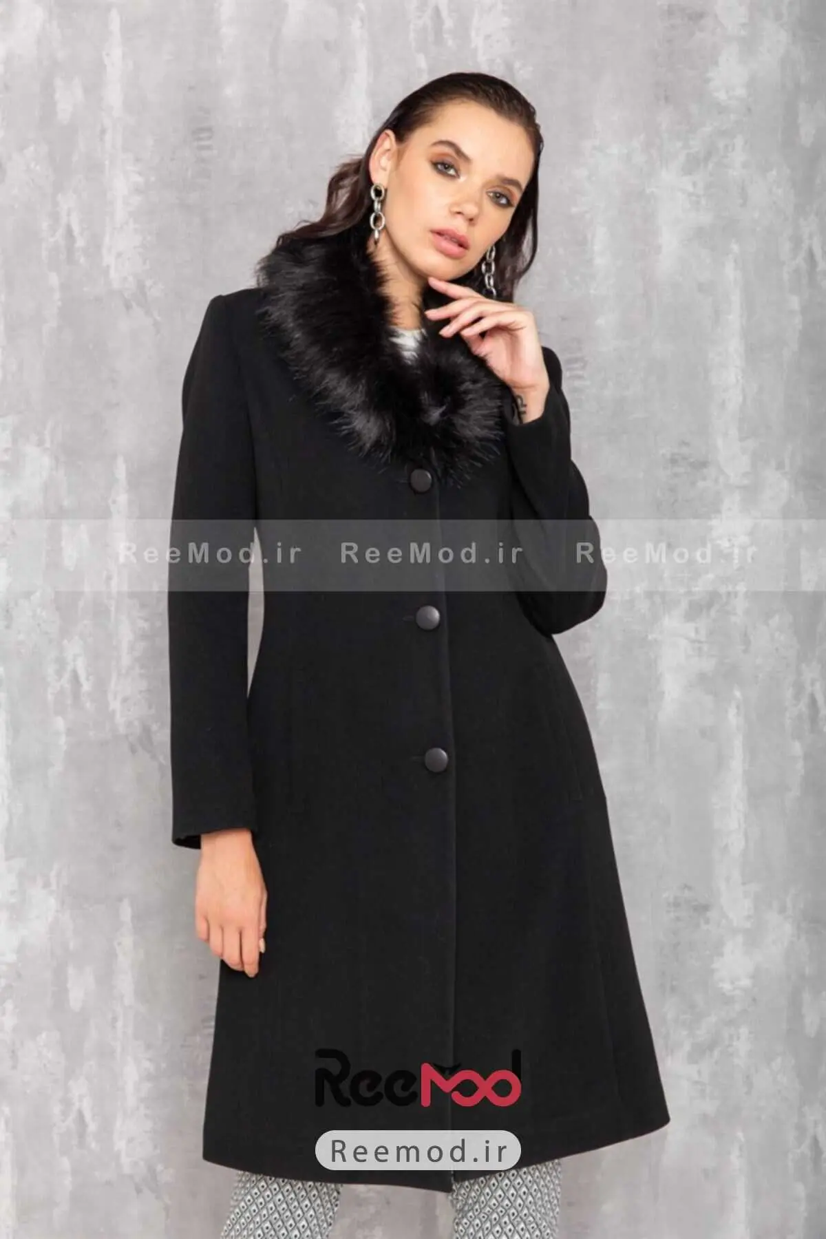 کت بلند زنانه یقه خز مشکی برند Concept. 