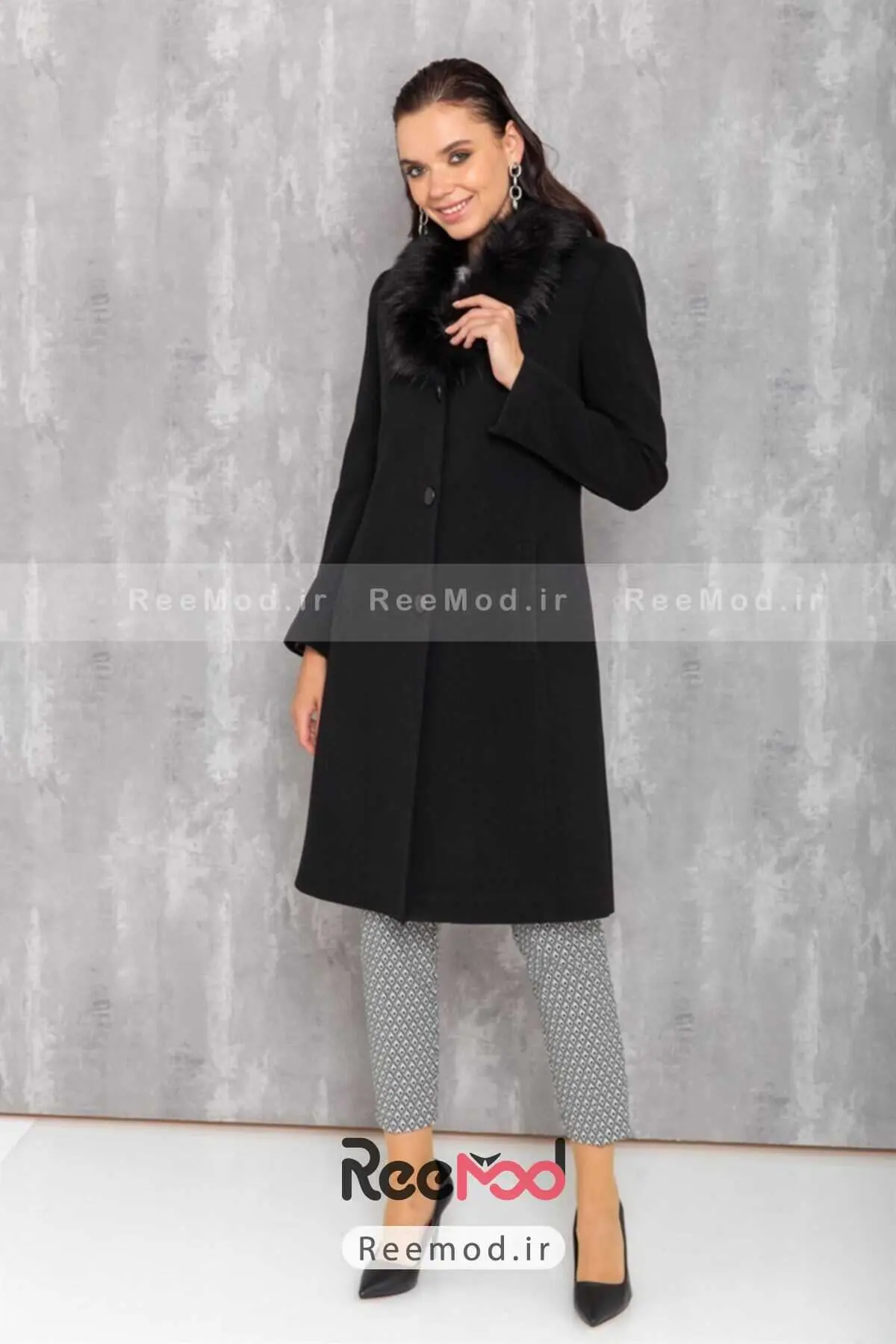 کت بلند زنانه یقه خز مشکی برند Concept. 