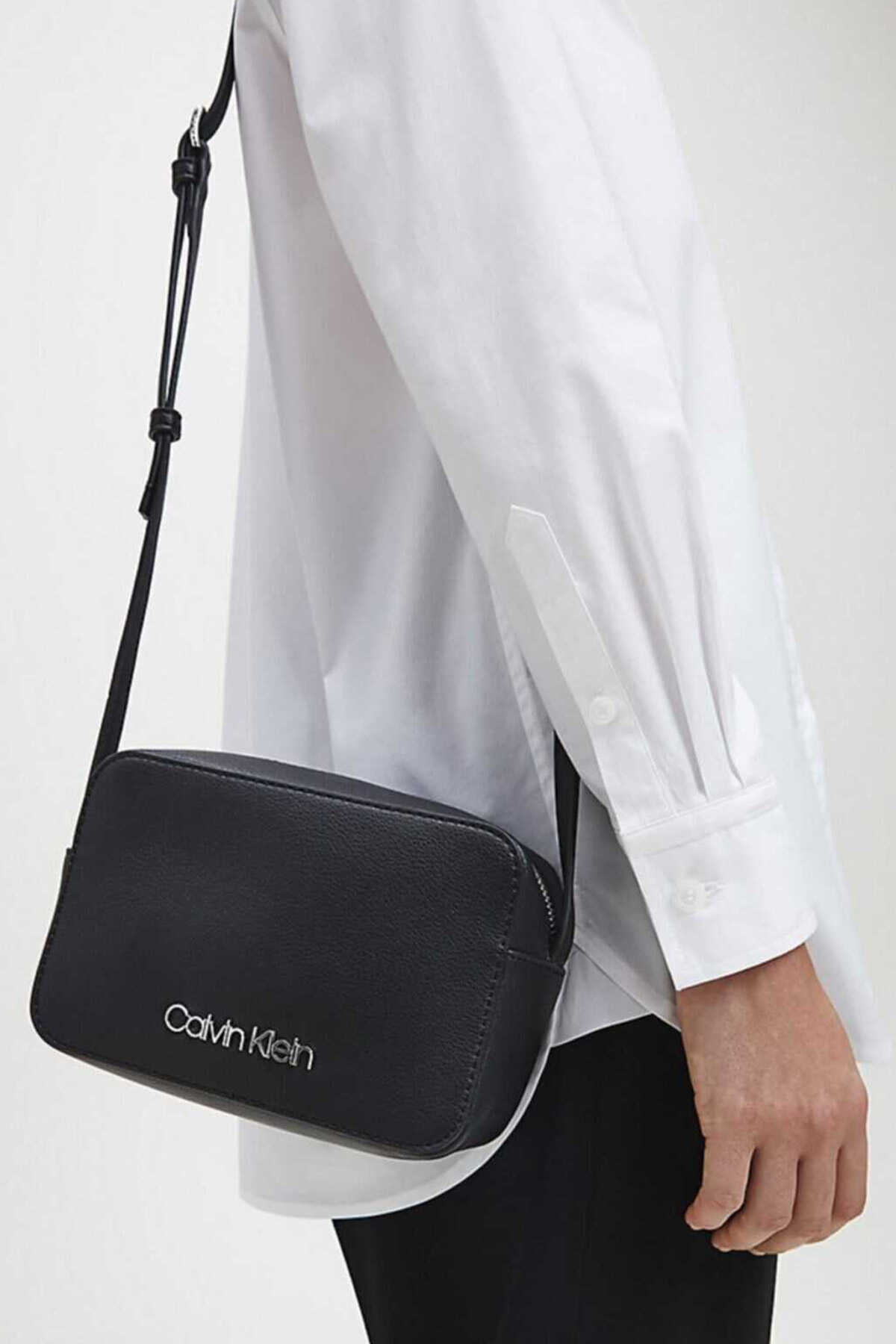 کیف رودوشی زنانه مشکی برند Calvin Klein