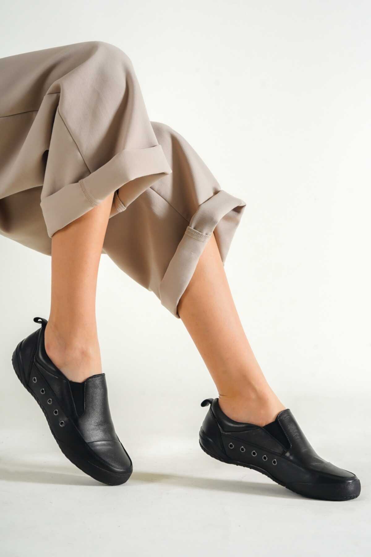 کفش راحتی چرم بدون بند زنانه مشکی برند Deripabuc 