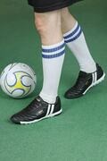 کفش فوتبال مردانه براق مدل Astroturf خط دار مشکی برند Jump