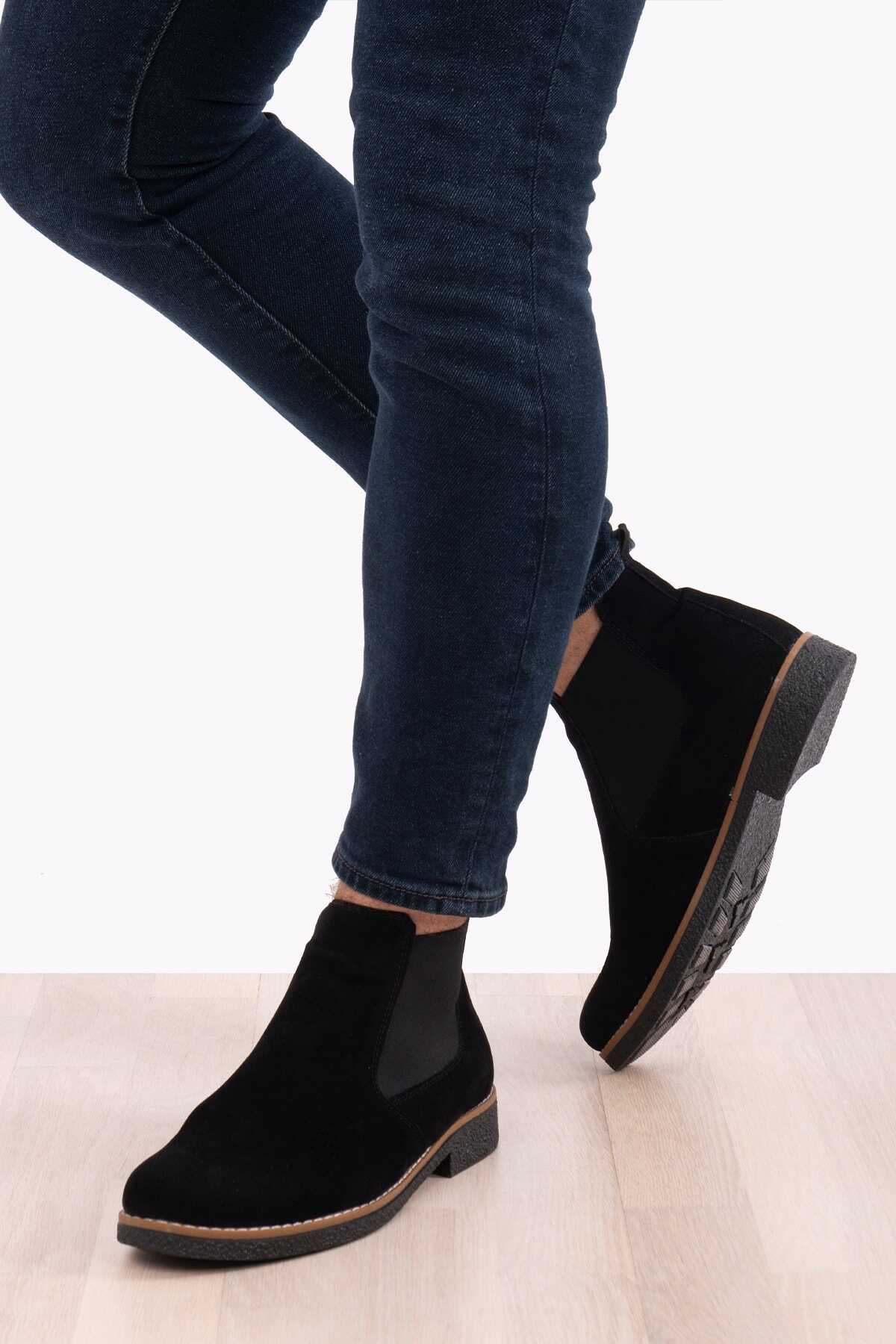 نیم بوت مردانه مخمل کش دار مشکی برند Zegeshoes