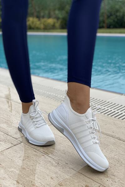 کفش ورزشی زنانه بندی سفید برند İnan Ayakkabı